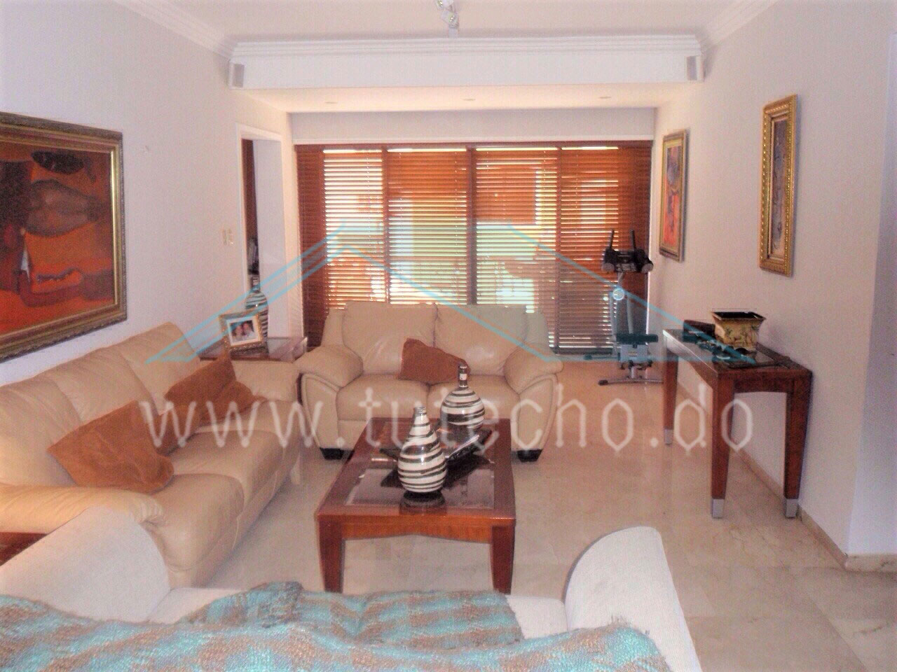 VENDO APTO. 180mts., 3H, 2 ½ B, 2P – ARROYO HONDO