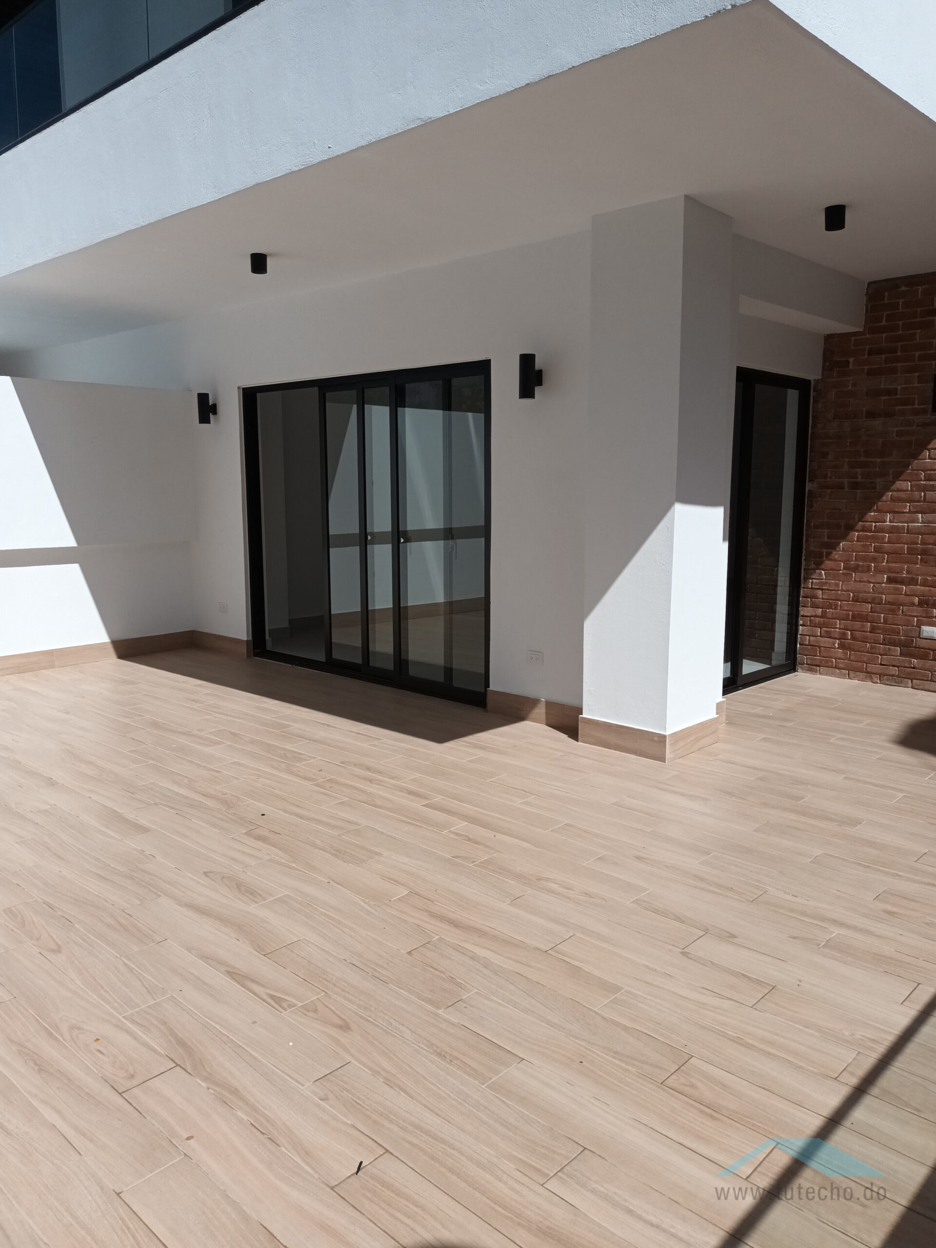 VENDO CÓMODO APTO. DE 197mts. EN TORRE, 3 H, 3 ½ B, 2P – BELLA VISTA NORTE